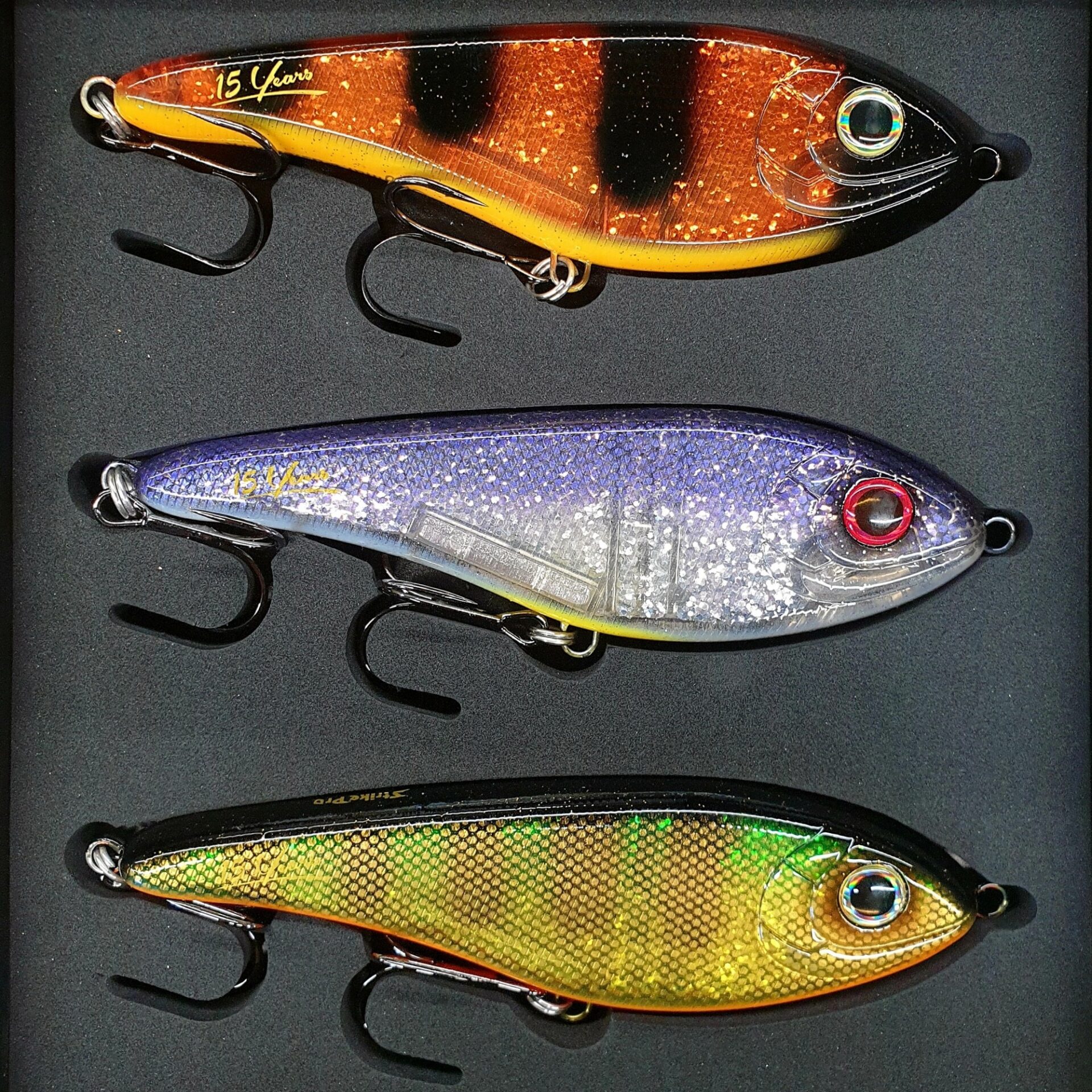 Leurre Strike Pro Buster Jerk Original 15 Cm / 75 G - Rouge Rock SS - Leurre Coulissant Pour Jerkbait, Twitchbait, Pêche à La Traîne